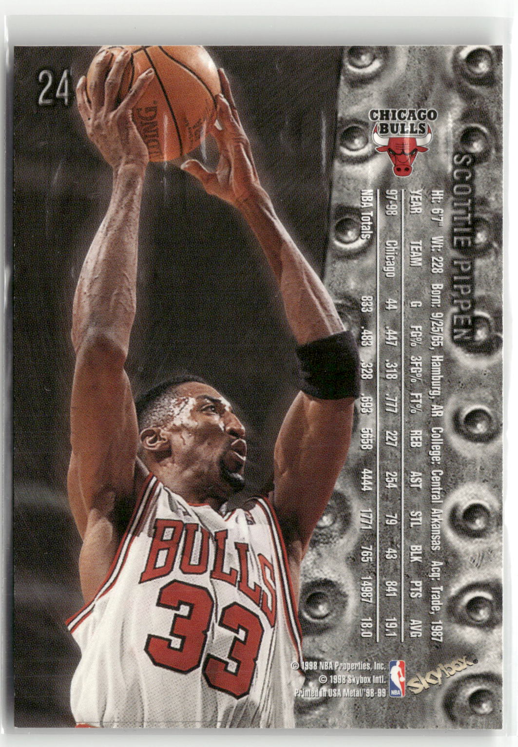 1998-99 Metal Universe #24 Scottie Pippen-2